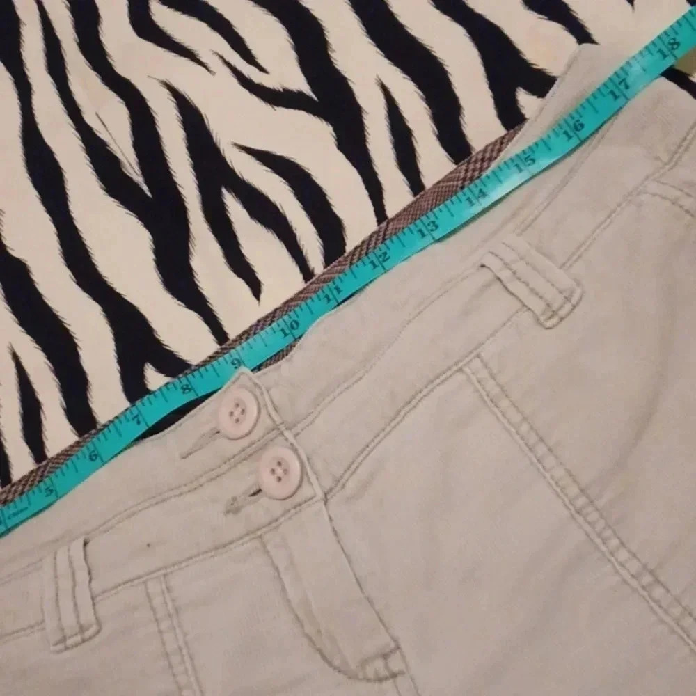 TWA velvet Bermudas shorts Women's Size 8 - Picture 10 of 13